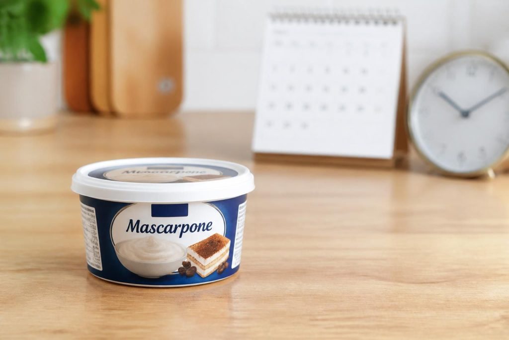 découvrez jusqu'à quand il est sûr de consommer du mascarpone périmé non ouvert, avec des conseils pour éviter tout risque pour votre santé.